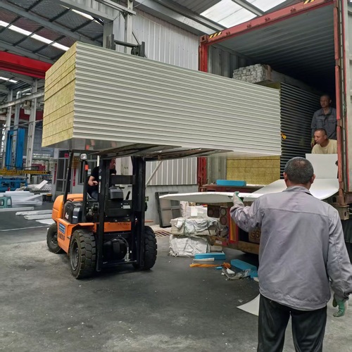 The Rock Wool Sandwich Panel Lifting