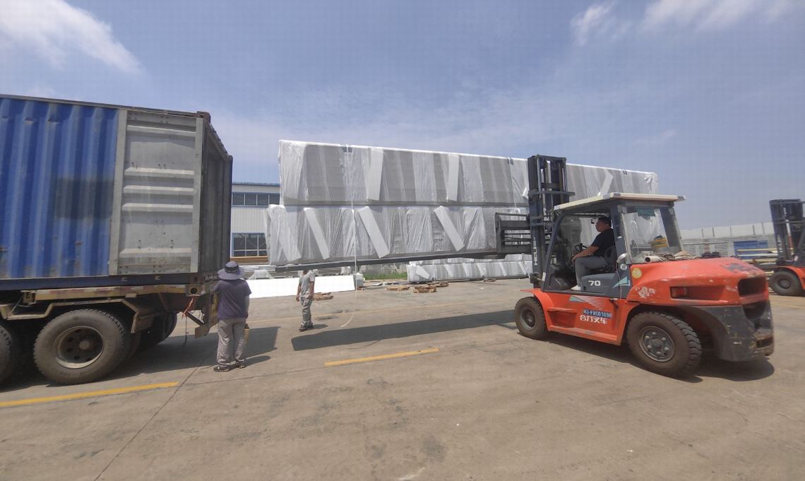 Loading of the sandwich panels